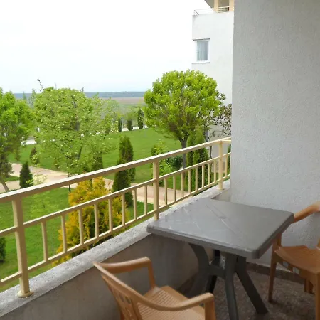 студия несебър форт клуб